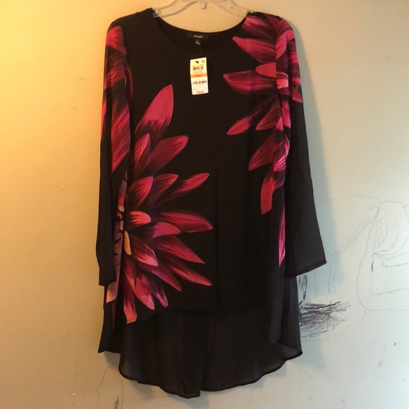 BNWT FLOWY BERRY SHIMMER TUNIC - Picture 1 of 6